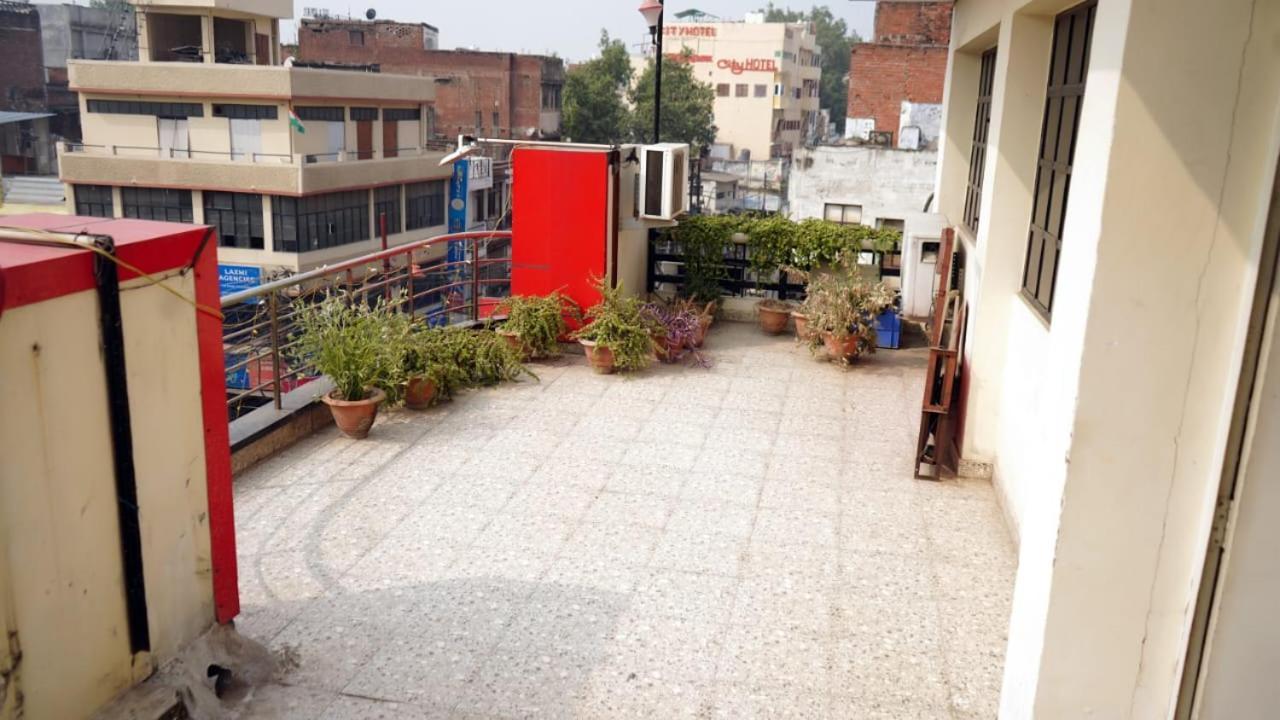 Hotel Atithi Niwas Αλλαχαμπάντ Εξωτερικό φωτογραφία
