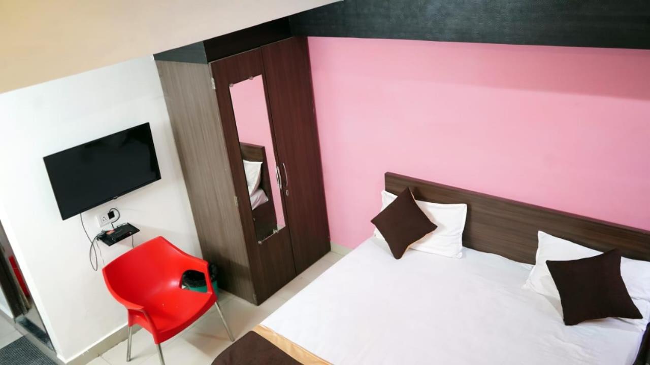 Hotel Atithi Niwas Αλλαχαμπάντ Εξωτερικό φωτογραφία